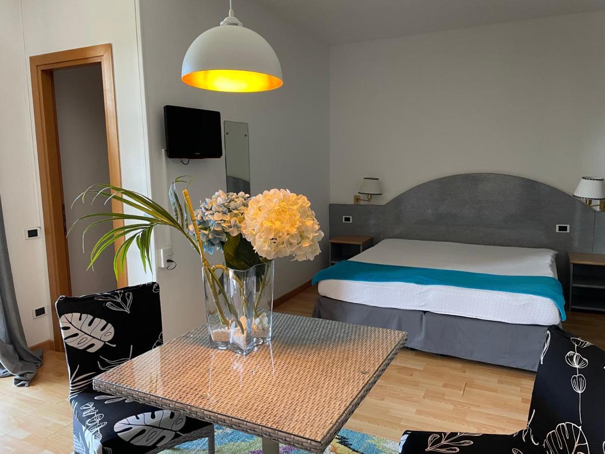 Residence Alexandra Stay Σιρμιόνε Εξωτερικό φωτογραφία